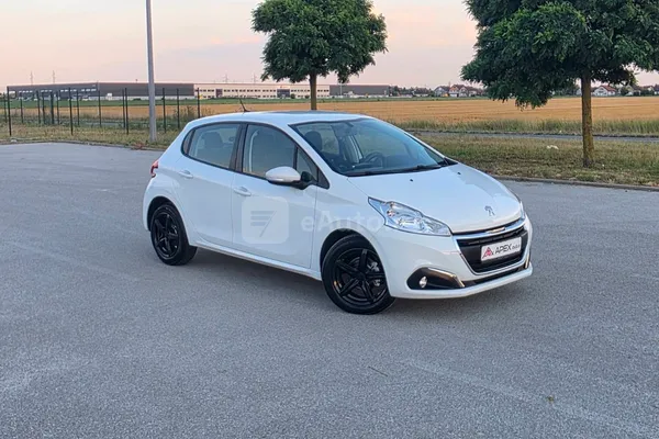 Peugeot 208 — polovni automobil