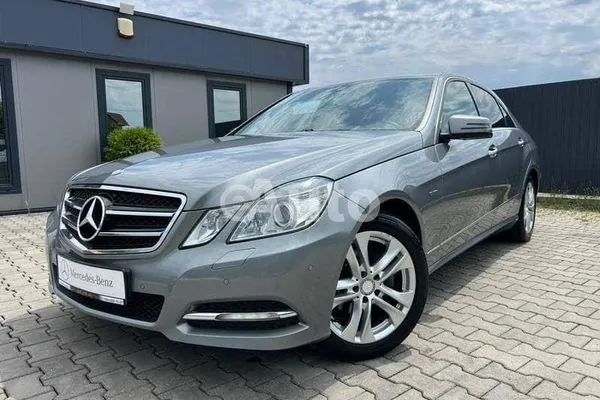 Mercedes Benz E 220 — polovni automobil