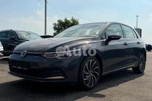 Volkswagen Golf 8 — polovni automobil