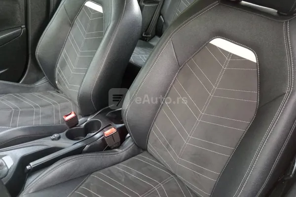 Peugeot 208 — polovni automobil