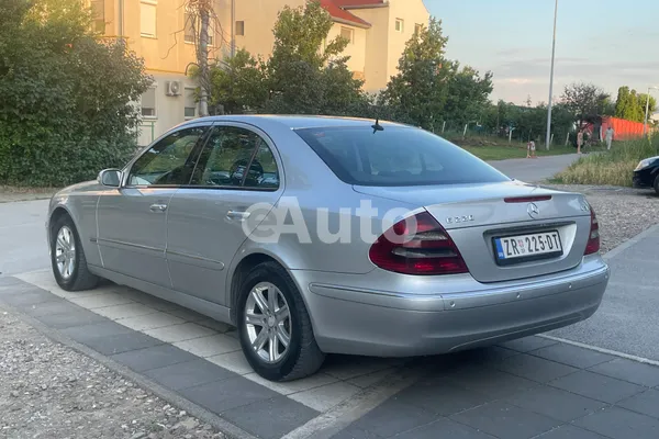 Mercedes Benz E 220 — polovni automobil