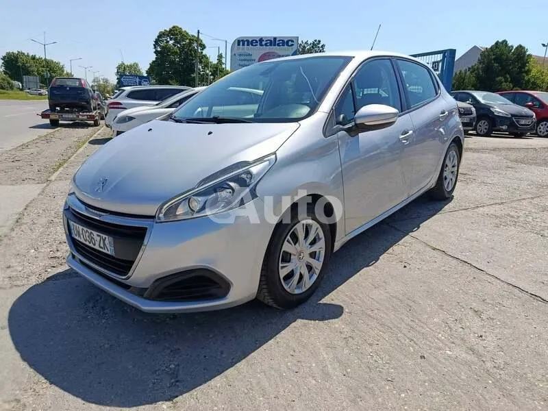 Peugeot 208 — polovni automobil
