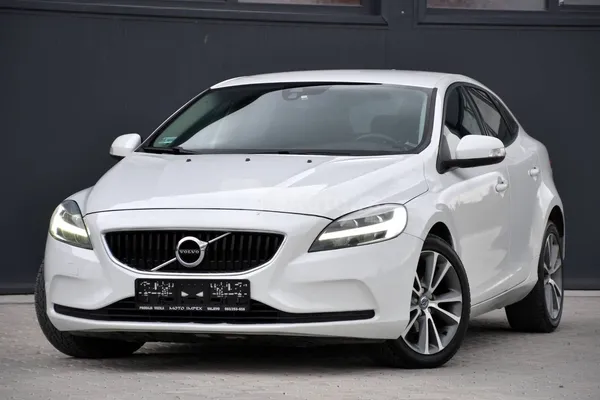 Volvo V40 — polovni automobil