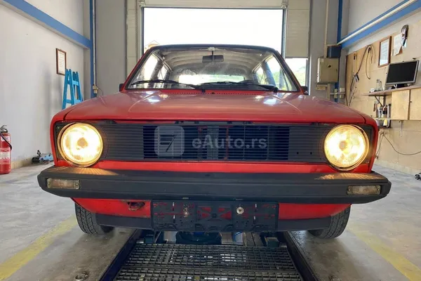 Volkswagen Golf 1 — polovni automobil