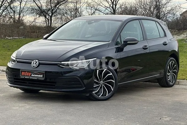 Volkswagen Golf 8 — polovni automobil