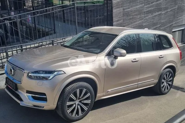 Volvo XC90 — polovni automobil