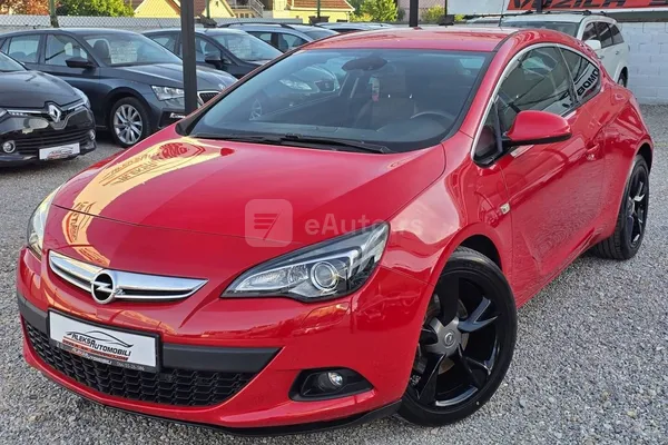 Opel Astra J — polovni automobil