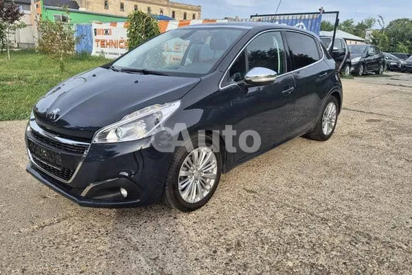 Peugeot 208 — polovni automobil