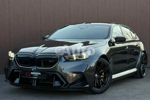 BMW M5 — polovni automobil