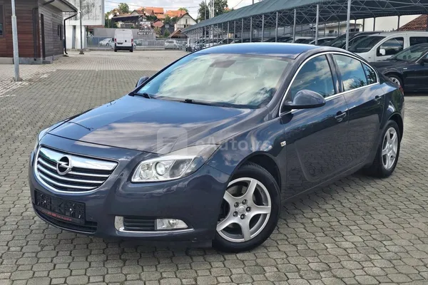 Opel Insignia — polovni automobil