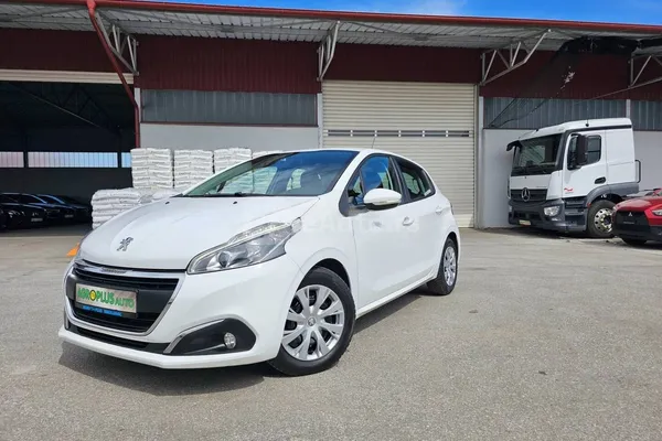 Peugeot 208 — polovni automobil