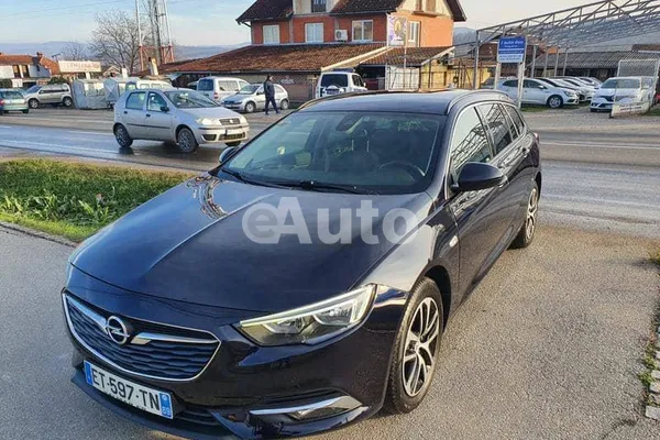 Opel Insignia — polovni automobil