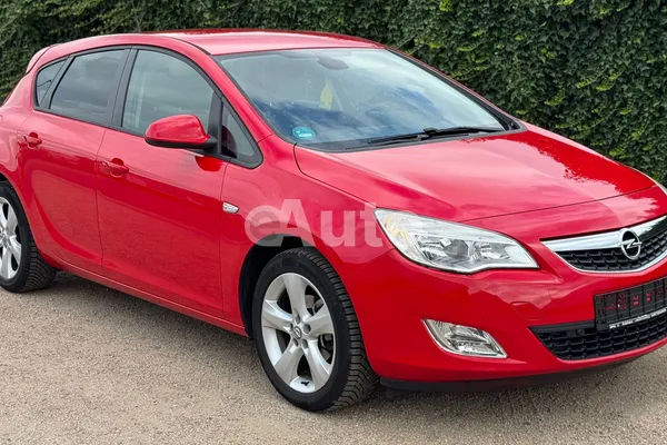 Opel Astra J — polovni automobil