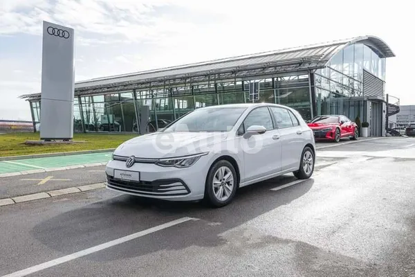 Volkswagen Golf 8 — polovni automobil