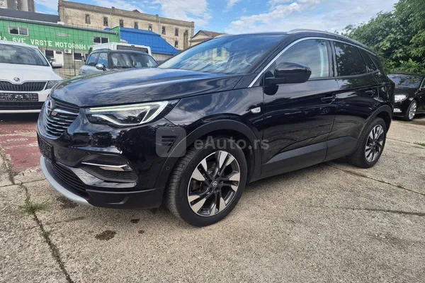 Opel Grandland X — polovni automobil