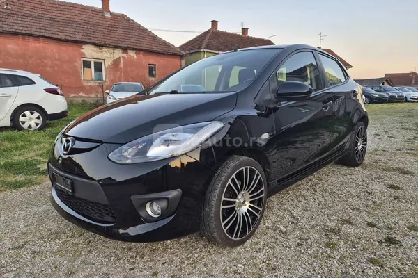 Mazda 2 — polovni automobil