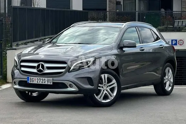 Mercedes Benz GLA 180 — polovni automobil