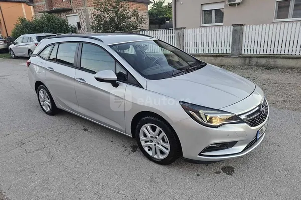 Opel Astra K — polovni automobil