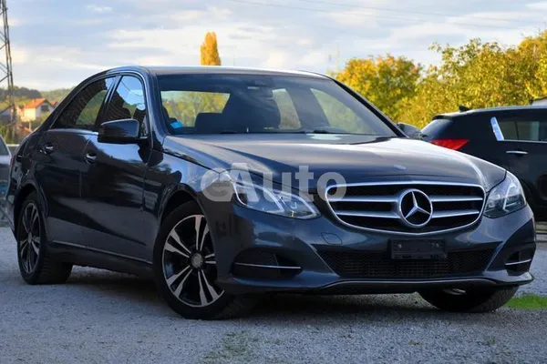 Mercedes Benz E 220 — polovni automobil
