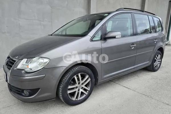 Volkswagen Touran — polovni automobil