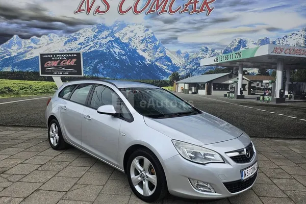 Opel Astra J — polovni automobil
