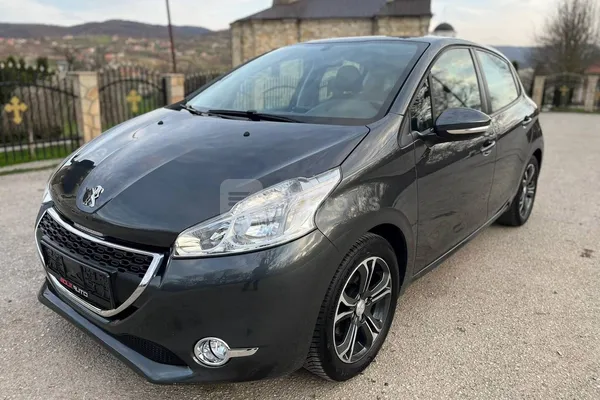Peugeot 208 — polovni automobil