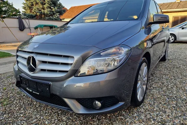 Mercedes Benz B 180 — polovni automobil