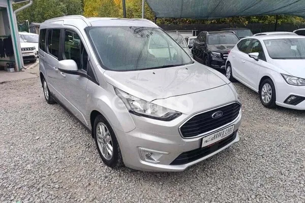 Ford Grand Tourneo Connect — polovni automobil