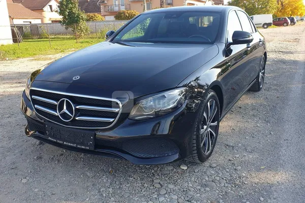 Mercedes Benz E 220 — polovni automobil