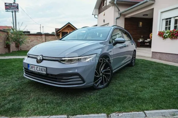 Volkswagen Golf 8 — polovni automobil
