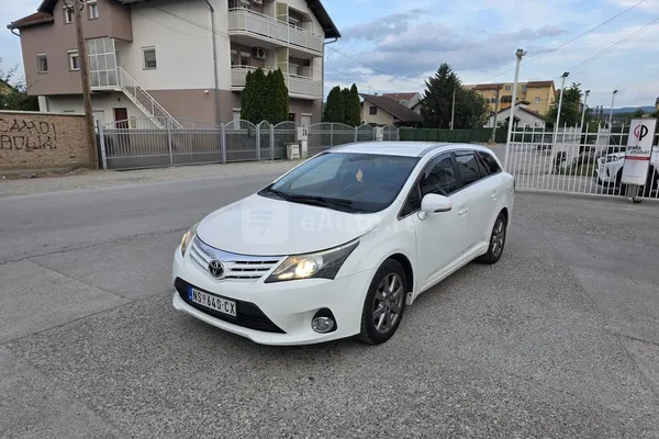 Toyota Avensis — polovni automobil