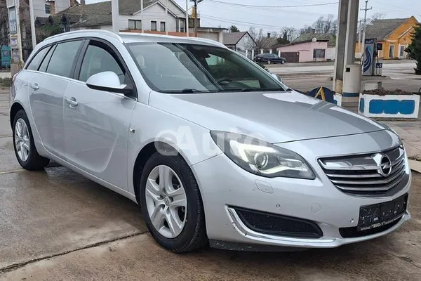 Opel Insignia — polovni automobil