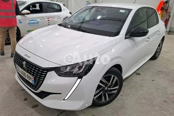 Peugeot 208 — polovni automobil