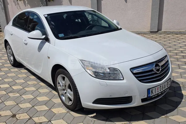 Opel Insignia — polovni automobil